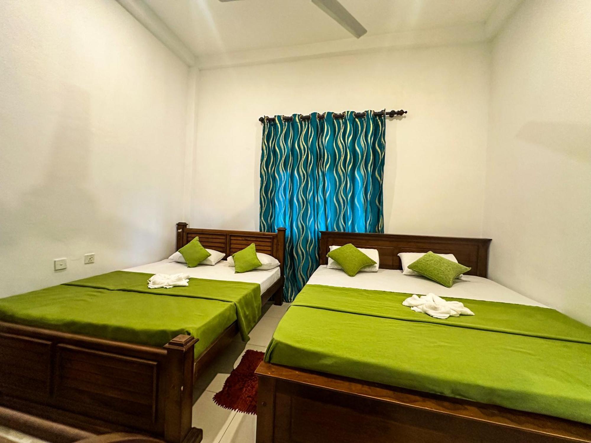 Hotel New Panda House Galle Habitación foto